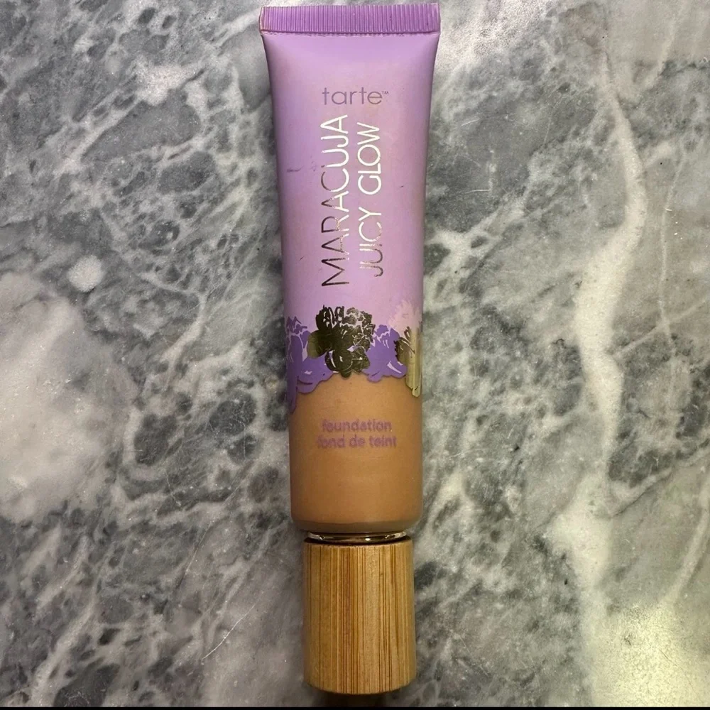 Tarte Maracuja Juicy Glow‎ Foundation Tan Neutral